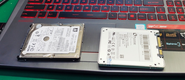 dysk HDD i SSD