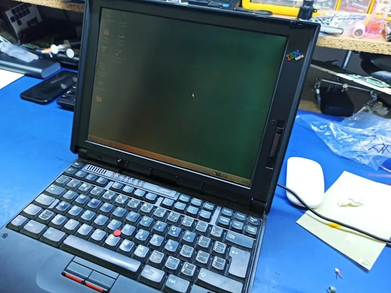 Stary laptop Lenovo IBM Thinkpad